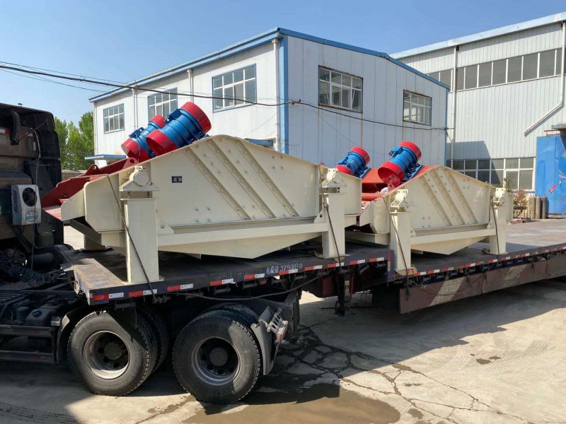 廣東客戶2臺脫水篩裝車發貨現場