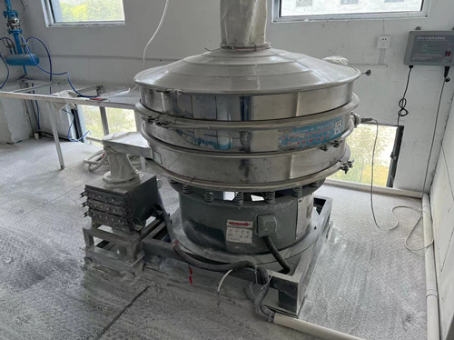 山東客戶(hù)全不銹鋼超聲波振動(dòng)篩、除鐵器使用現(xiàn)場(chǎng)