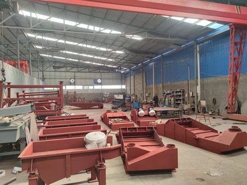 直線振動篩、給料機、旋振篩、全304旋振篩車間生產中