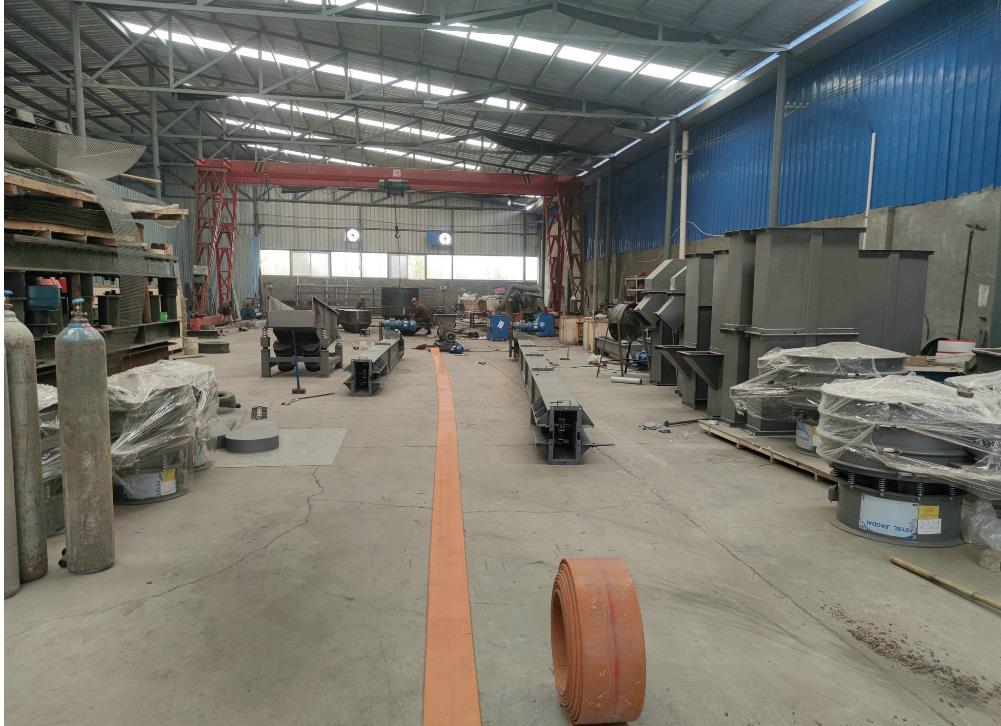 提升機輸送設備加工車間