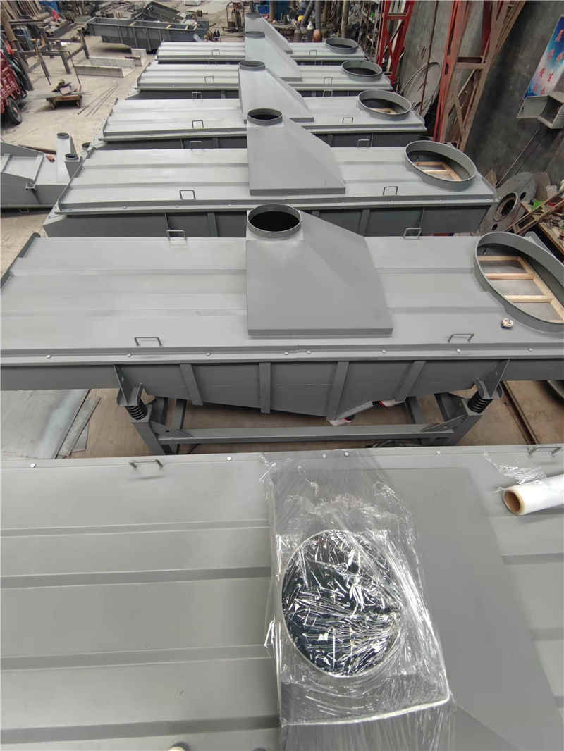 6臺直線篩振動篩篩分機(jī)發(fā)貨