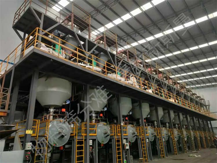 石墨化坩堝投料設備，坩堝壓實設備