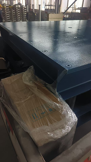 振動平臺加控制柜發貨