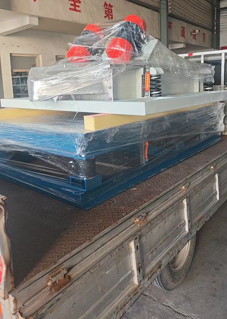 振動平臺、直線篩發貨