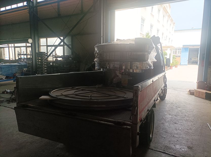 旋振篩+網(wǎng)架+工裝發(fā)貨