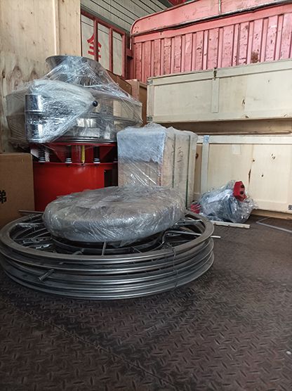 旋振篩、網架、電機、檢驗篩等發貨