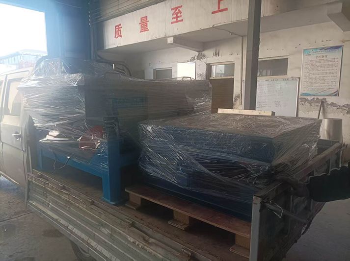 振動平臺、直線篩發貨