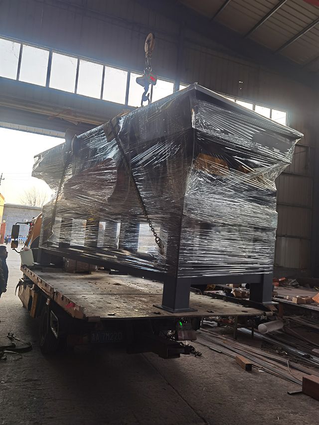 出口巴西重型往復篩發貨