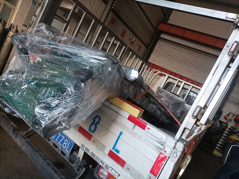 客戶定制皮帶輸送機發貨