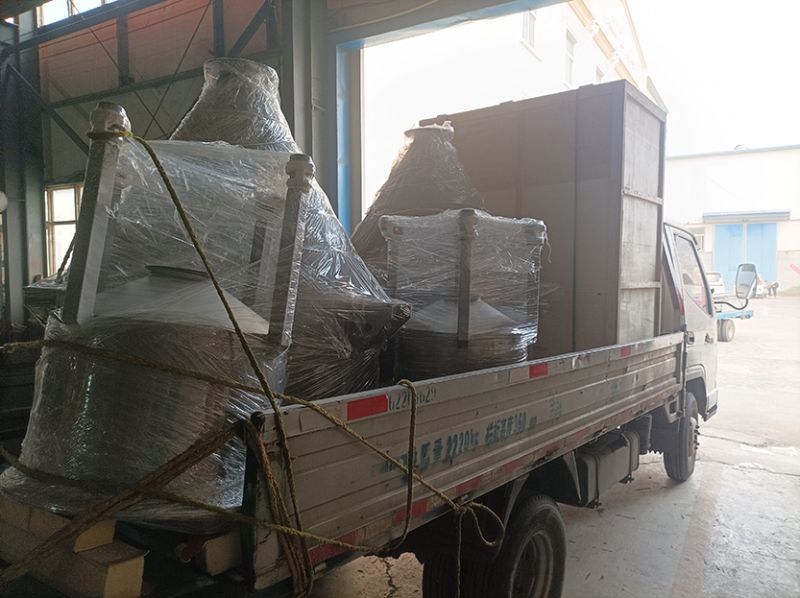 不銹鋼真空上料機、不銹鋼料倉、接料桶發貨