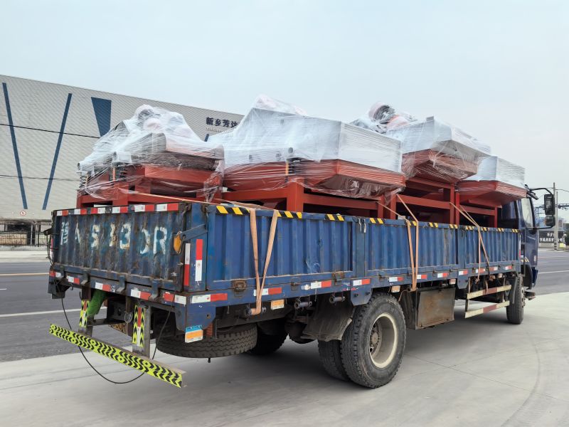 四臺高顏值脫水篩發貨